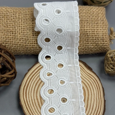 Мереживо прошва "Пелюстковий дотик" 5,5 см (1 м.), білий