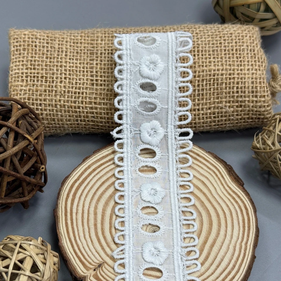 Кружевная тесьма "Молочное облачко" 4,5 см (1 м.), білий