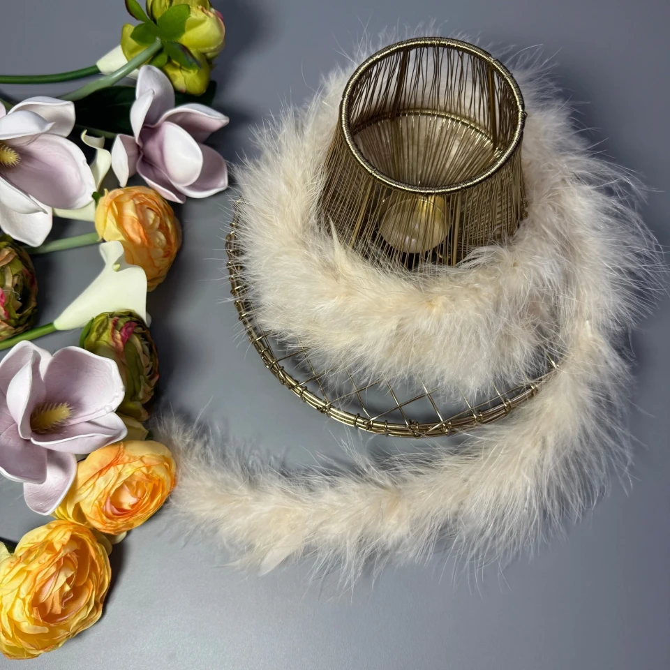 Натуральное перо боа 16 гр. (2 метра), 10 бежевий