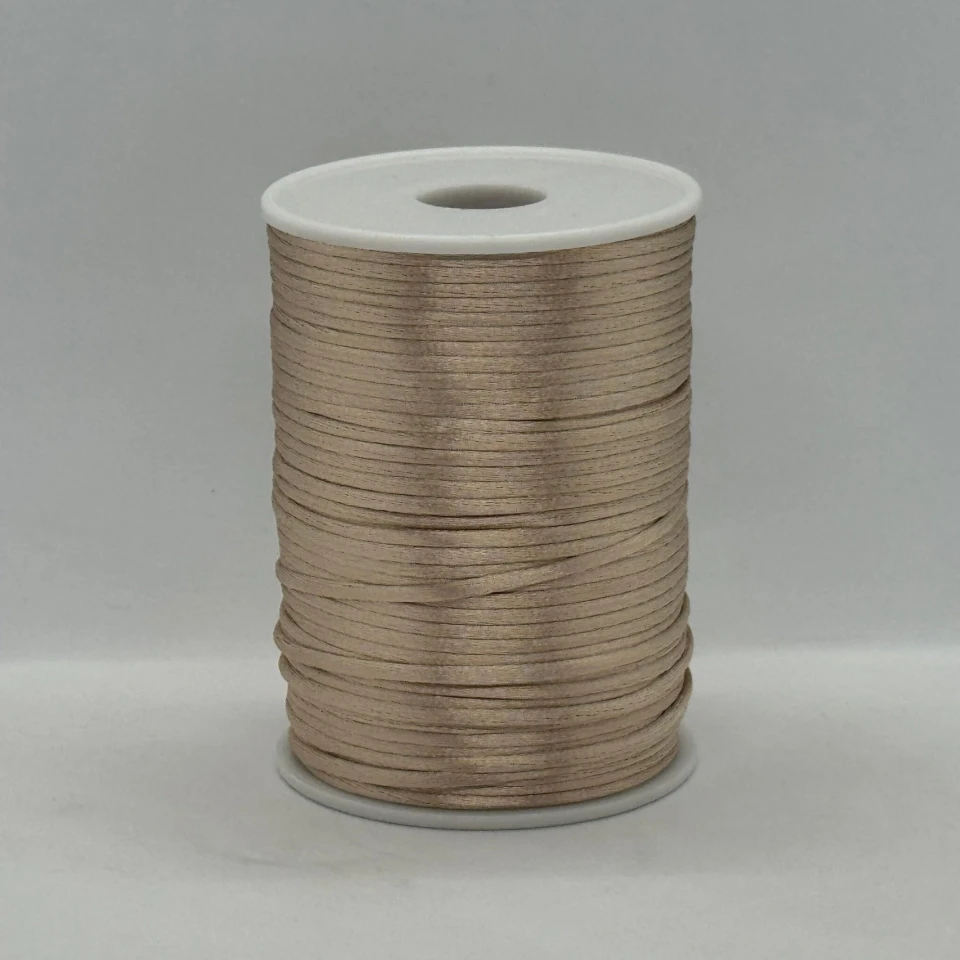 Шнур атласный корсетный 2.3 мм (100 ярдов/91,44 м.), 16 м'який бежевий