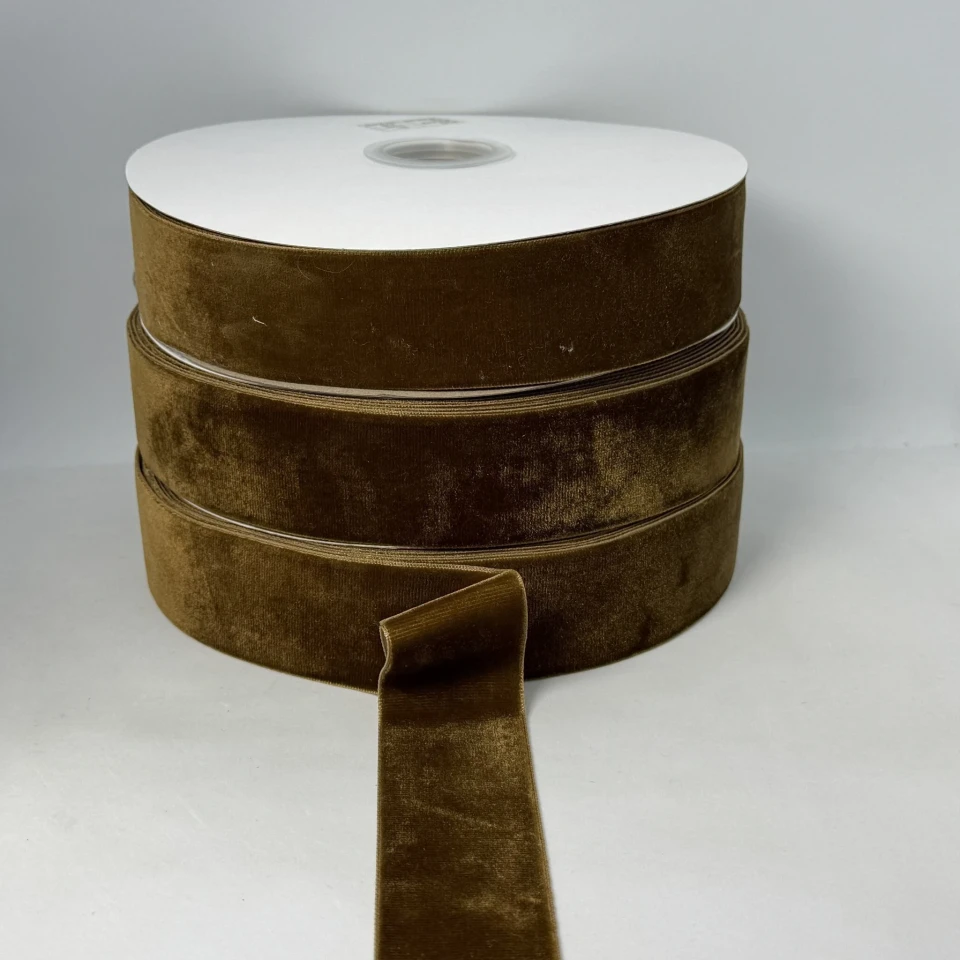 Бархатная лента 3.8 см (25 ярдов/22,75 м.), 69 коричневий