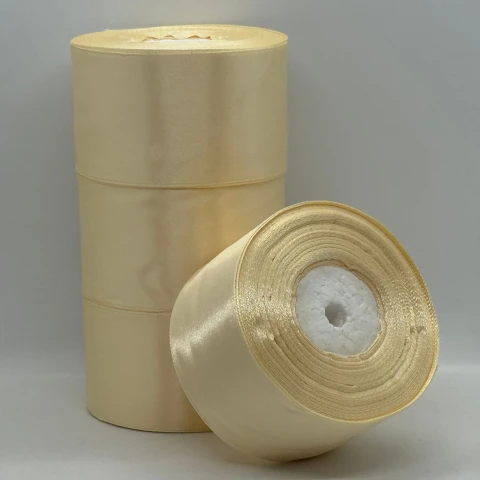 Атласная лента 5 см (33 м.), 02 темний молочний